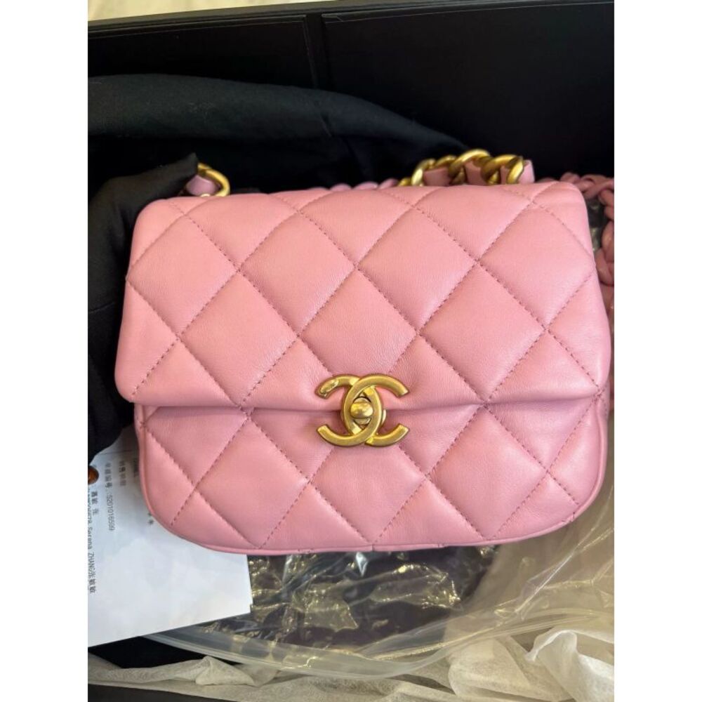 Chanel Women Pre-Loved Bag Very Good Condition - Picture 2 of 9